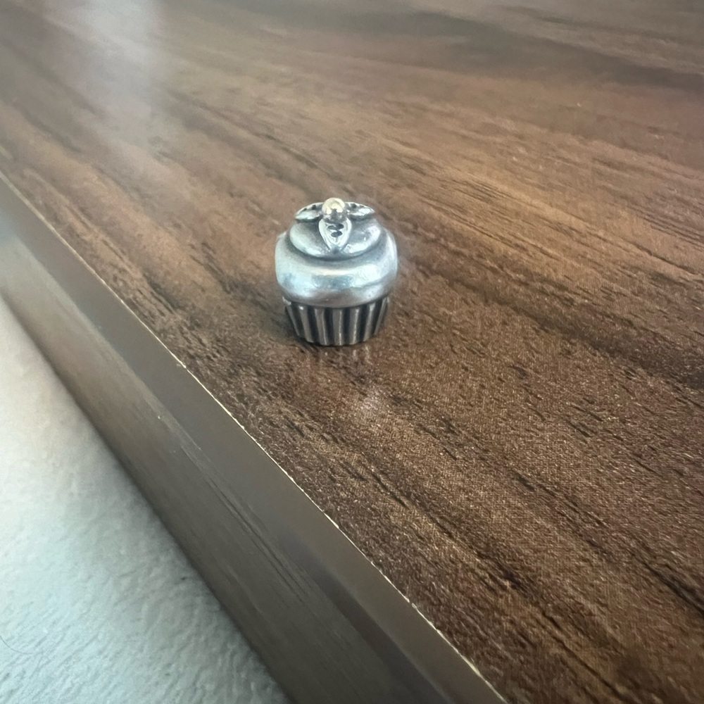 Pandora Cupcake Charm